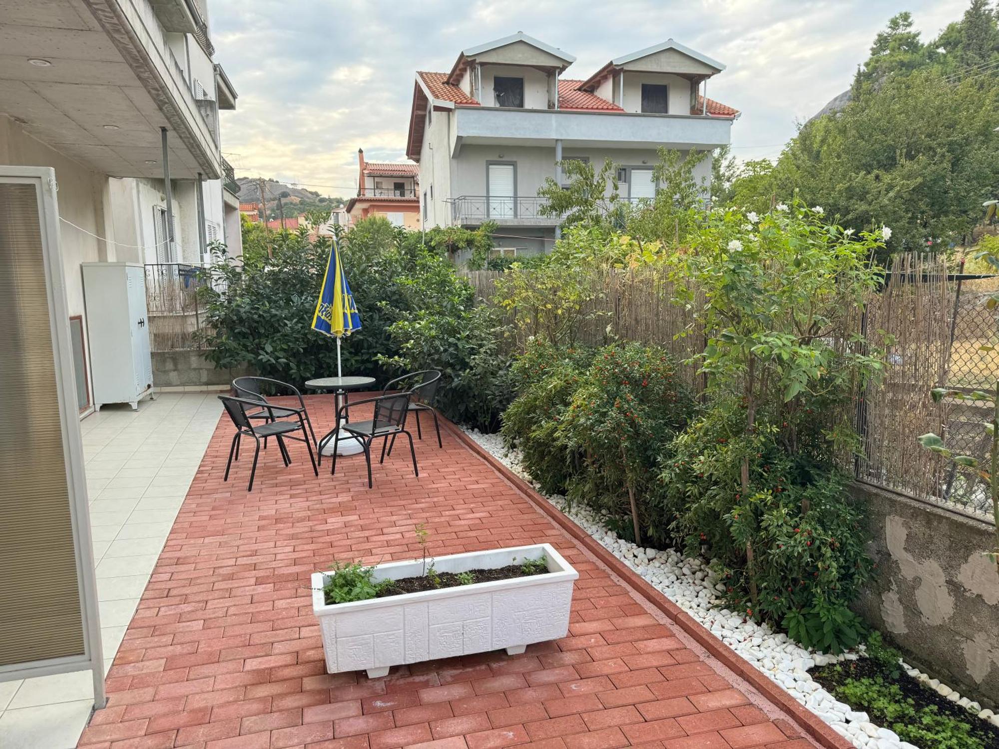 Petit House Under The Rocks Apartment Kalambaka Exterior photo